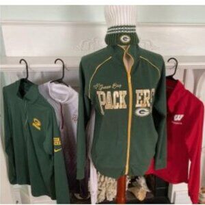 5 PIECES OF WI SPORTS LOGO APPAREL BUNDELED